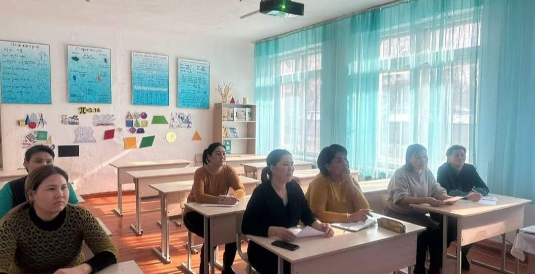 "Қазақ тілі","қазақ тілімен әдебиеті" пәндерінен 5-8,10 сыныптарда аралық аттестаттау бойынша оқыту семинары өткізілді. Семинарда пән мұғалімдері аралық аттестаттау бойынша ұсыныммен таныстырылды.