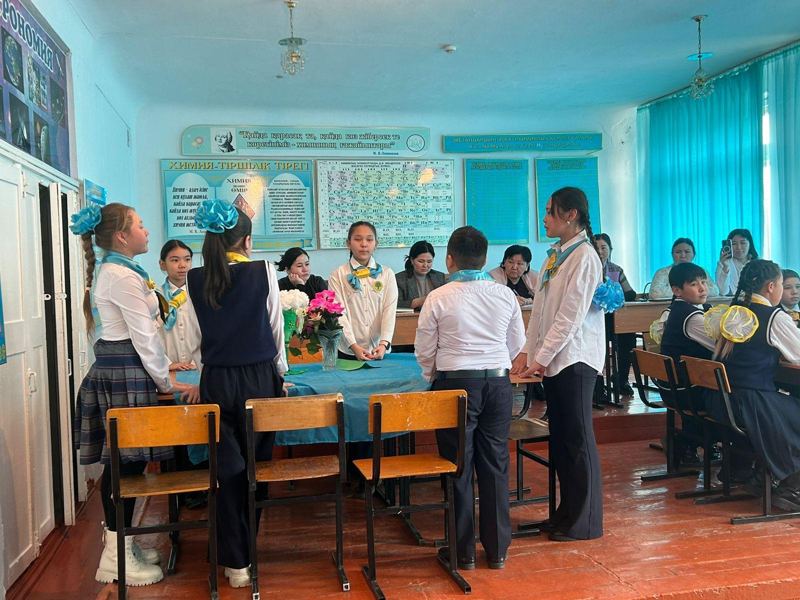 "Жас экологтар" 5 сынып арасында Интеллектуалды сайыс сабағы өткізілді.Сайыс барысында оқушылар өз ойларын тиянақты, жинақты ортаға салып жарысты.Мұғалімі:Бекбосыныва М.Ж